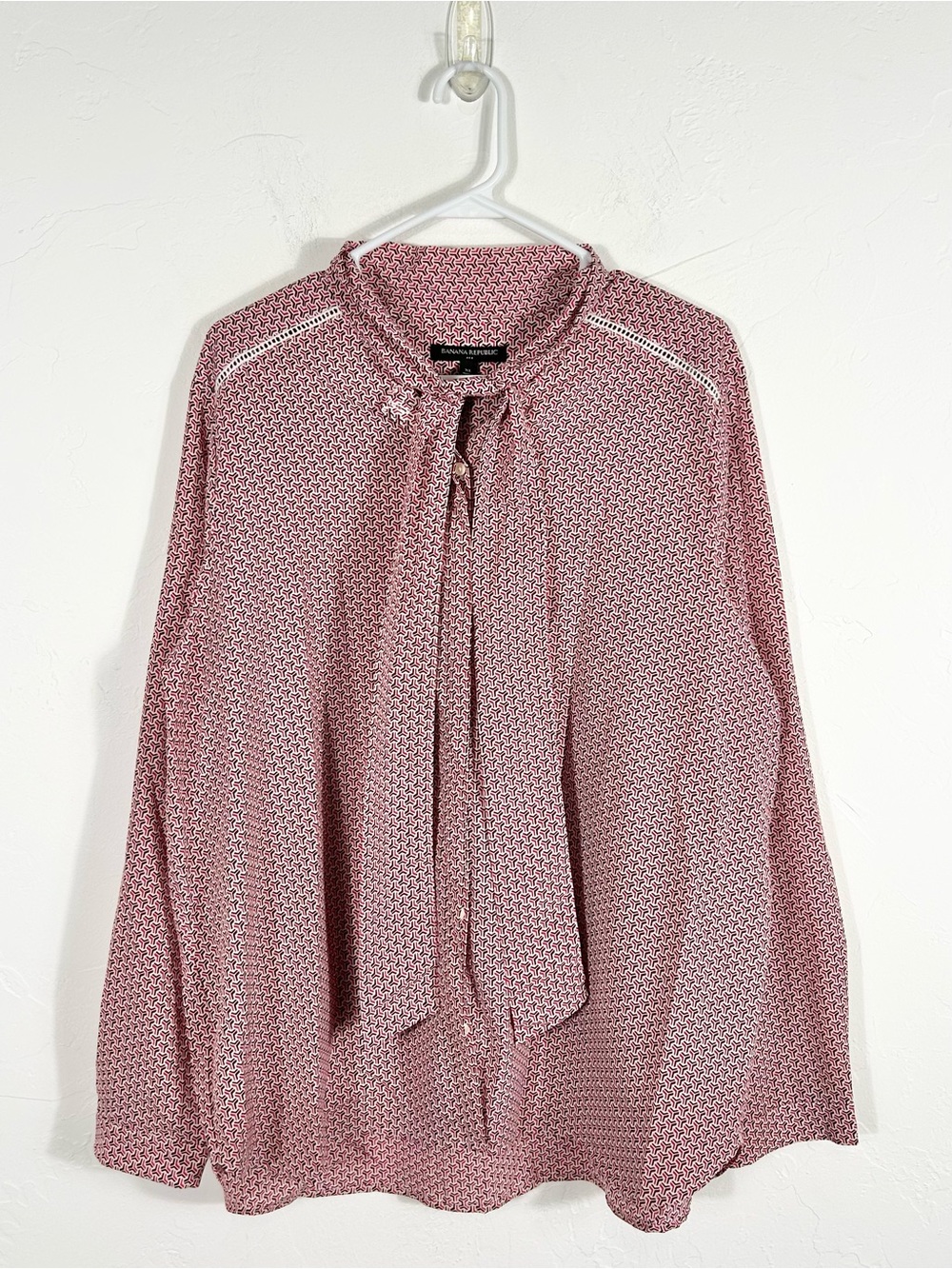 Banana Republic Red Geometric Medallion Tie Neck Bow Blouse Top XL